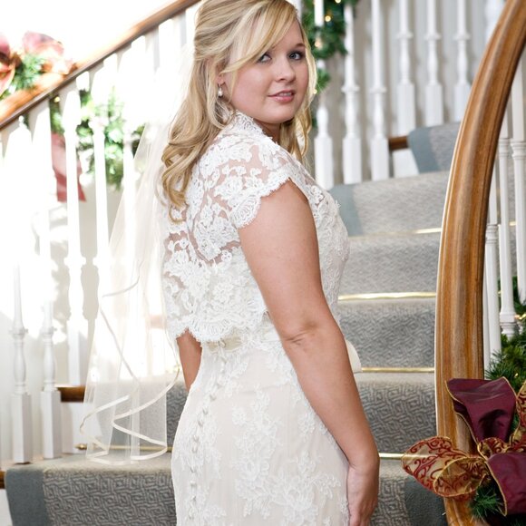 Monique Lhuillier Amelie Wedding Gown - Picture 7 of 8